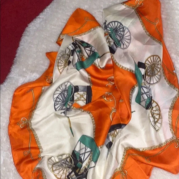 Simi Square Scarf - Picture 3 of 10